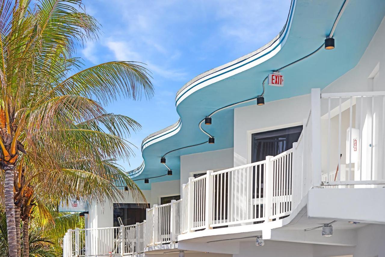 Ocean Treasure Beachside Suites Lauderdale-by-the-Sea Exterior foto