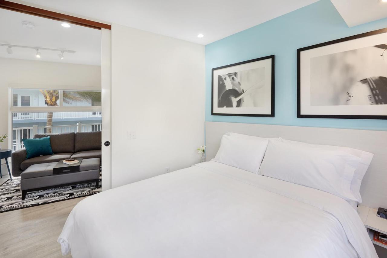 Ocean Treasure Beachside Suites Lauderdale-by-the-Sea Exterior foto