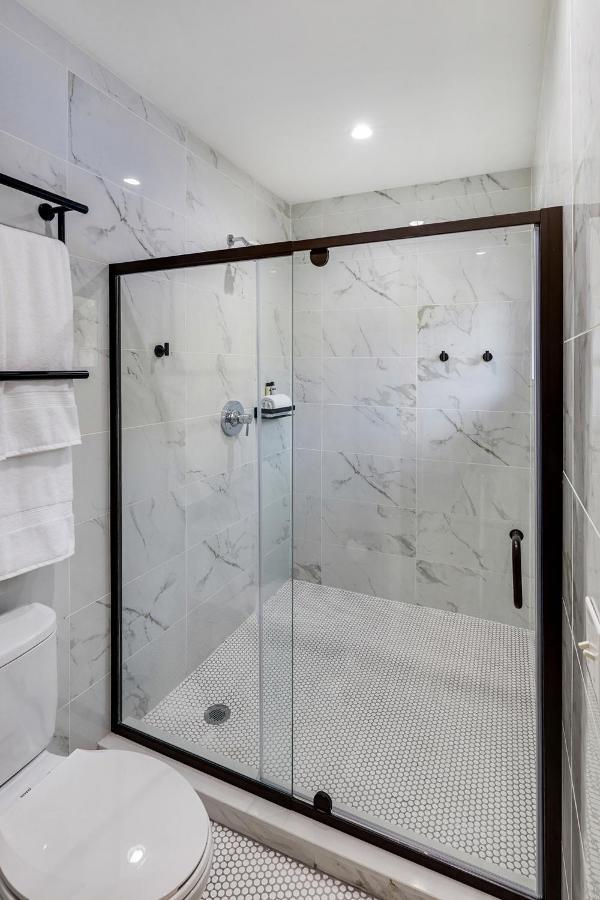 Ocean Treasure Beachside Suites Lauderdale-by-the-Sea Exterior foto